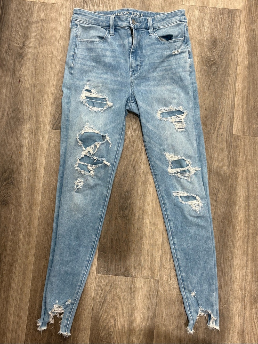 American Eagle Outfitters Light Wash Distressed Skinny Jeans